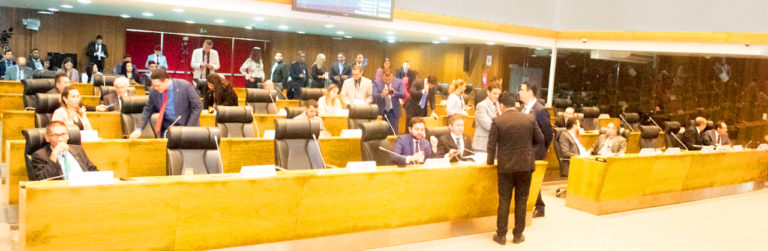 Deputados aprovam projeto que reduz ICMS de gás e isenta IPVA