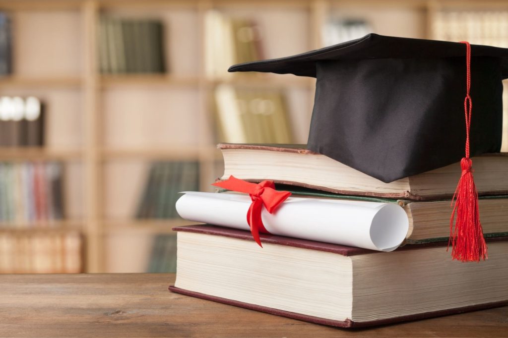 Governo anuncia versão digital de diplomas com custo 80%&nbsp;menor