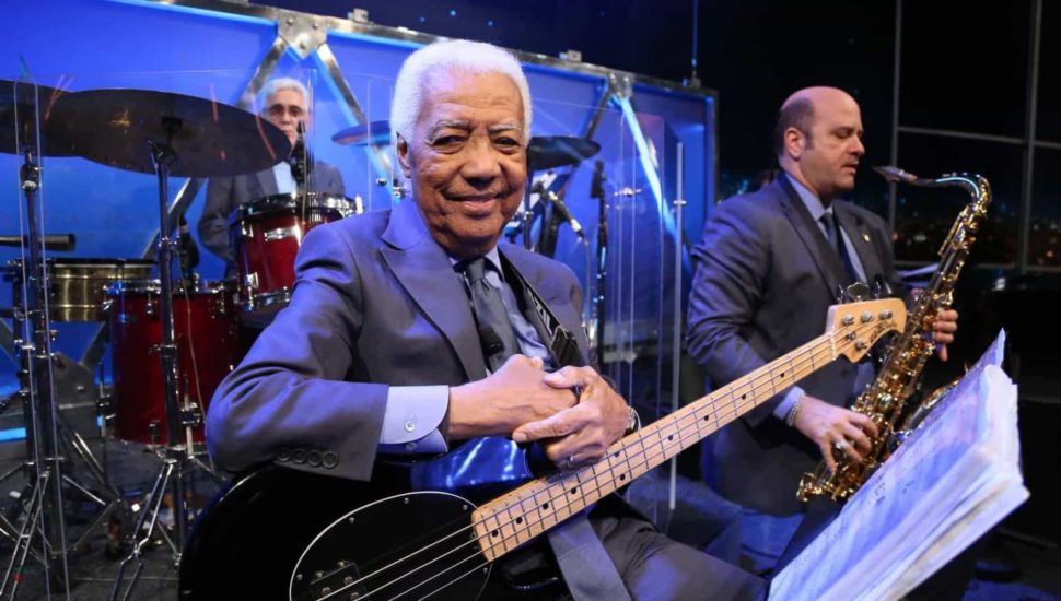 Morre aos 85 anos Bira, músico do sexteto de Jô&nbsp;Soares
