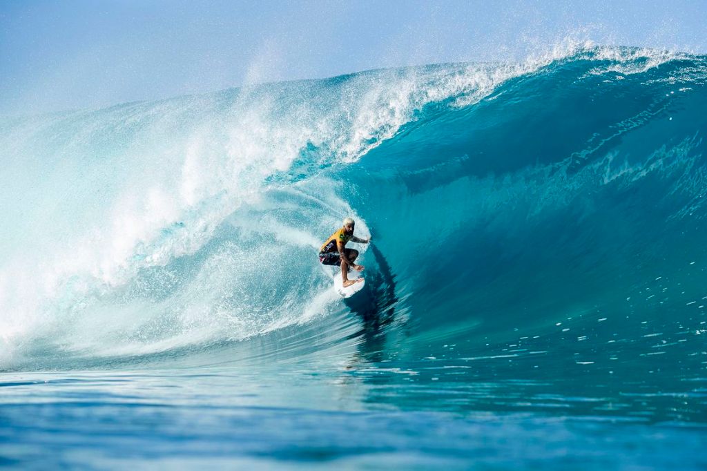 Ítalo Ferreira conquista título do Circuito Mundial de&nbsp;Surfe