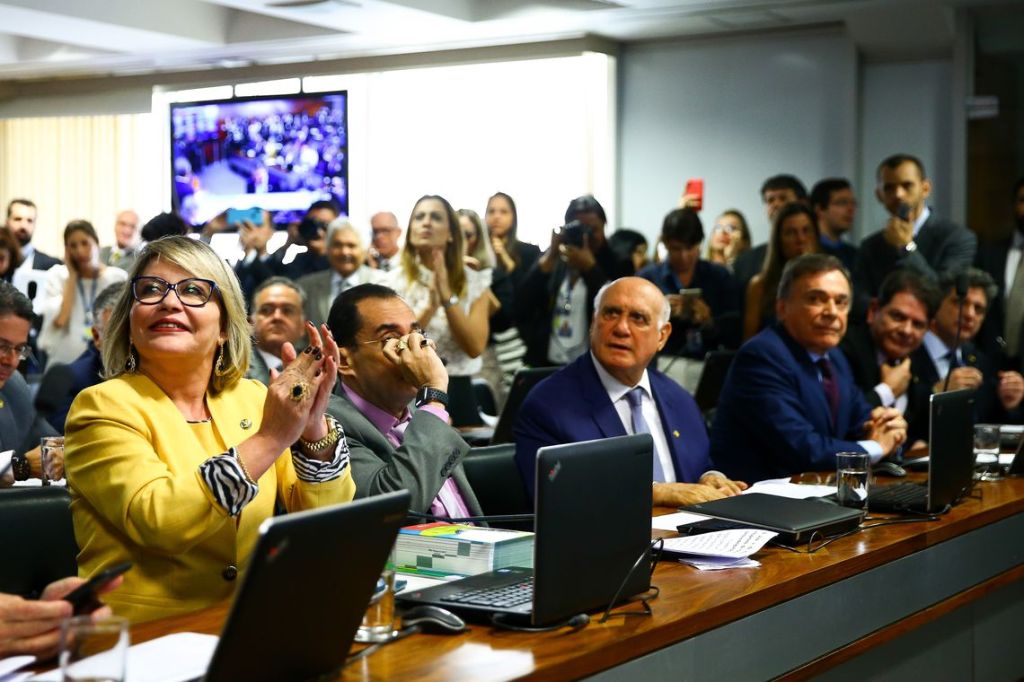 No Senado, CCJ aprova pacote anticrime e prisão em segunda&nbsp;instância