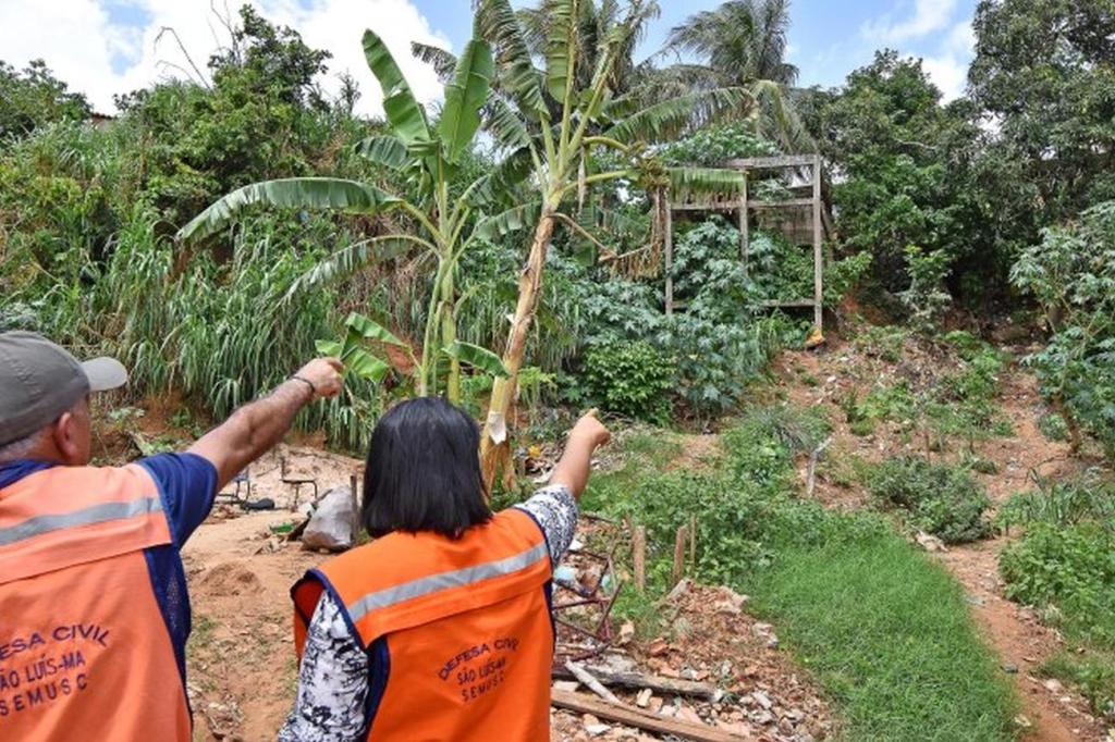 Reforçando as ações de prevenção, Prefeitura faz a proteção de encostas em terrenos de áreas de risco em São&nbsp;Luís