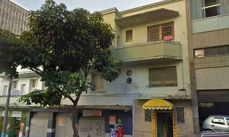 Segue foragido suspeito de matar em hotel mulher que conheceu pela&nbsp;internet
