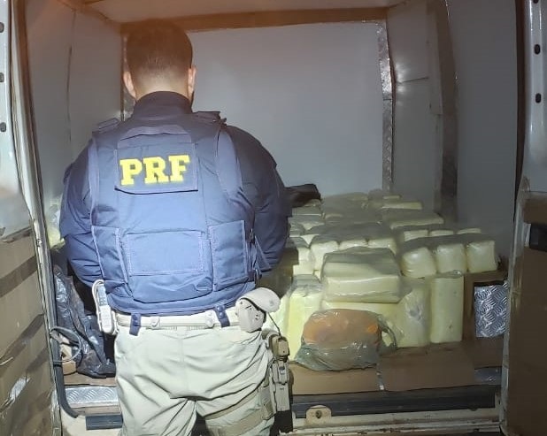 PRF apreende 3 toneladas de queijo transportadas de forma irregular na BR&nbsp;316