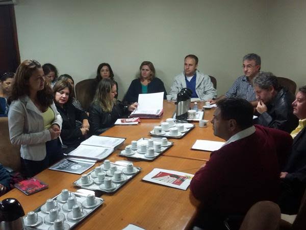 Vereadores recebem professores para debater pautas da&nbsp;categoria