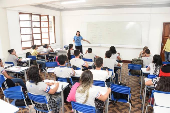 Governo lança Processo Seletivo Simplificado de professores para escola&nbsp;bilíngue