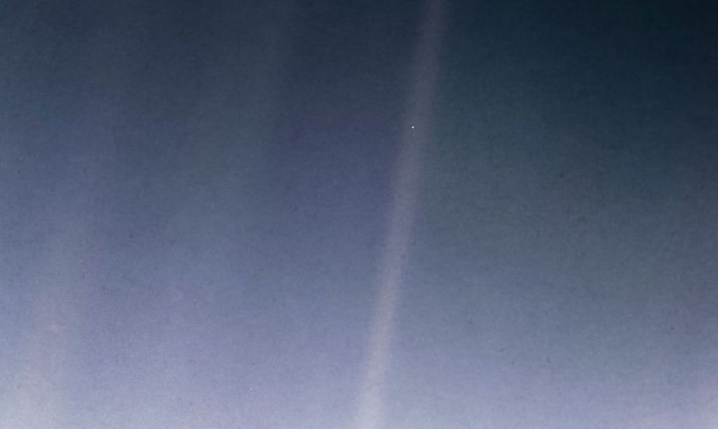Foto histórica da Terra, Pálido Ponto Azul completa 30&nbsp;anos