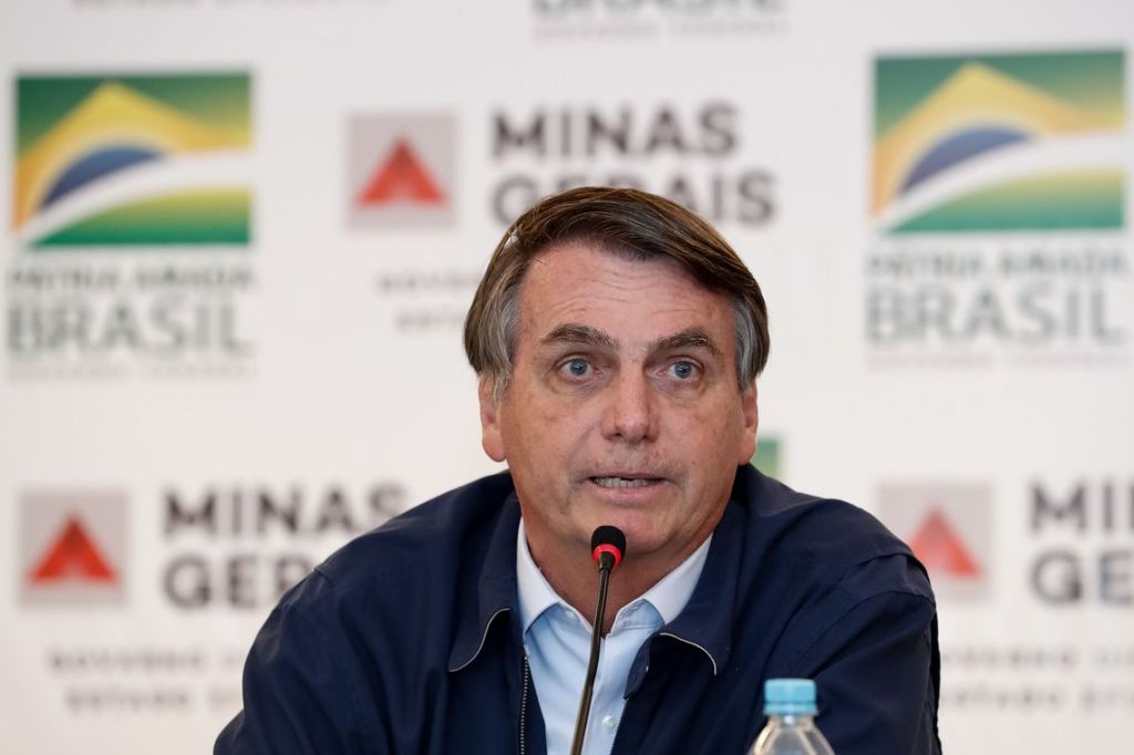 Bolsonaro revoga artigo que permitia suspender contrato de&nbsp;trabalho