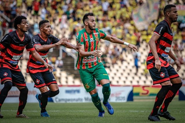 Sampaio desperdiça chances e perde clássico no&nbsp;Castelão