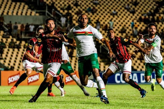 Às vésperas de superclássico, Sampaio reforça equipe com novo&nbsp;volante