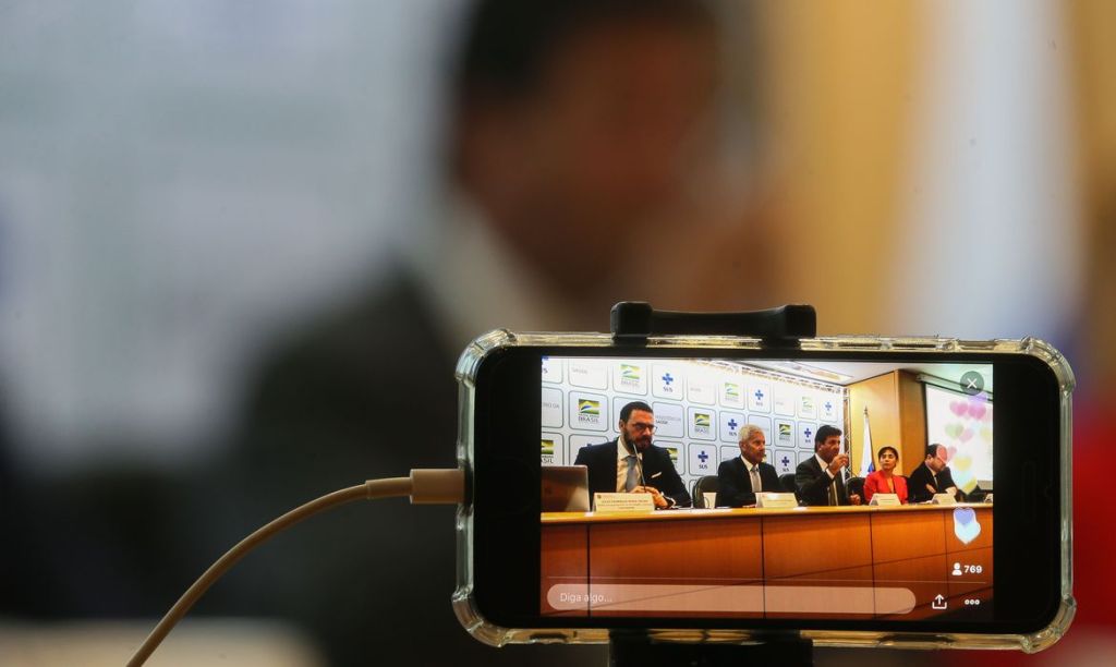Ao vivo: Brasil tem 621 casos confirmados de Covid-19 e seis&nbsp;mortes