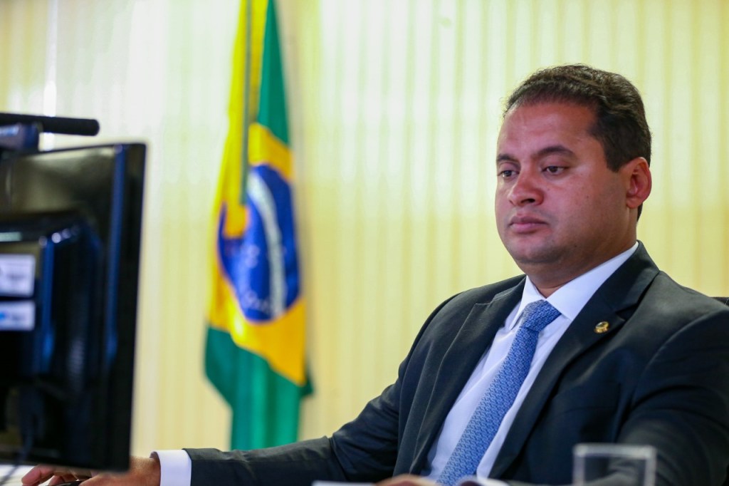 Projeto de Weverton proíbe corte de água e luz durante a pandemia e anistia consumidores de baixa&nbsp;renda