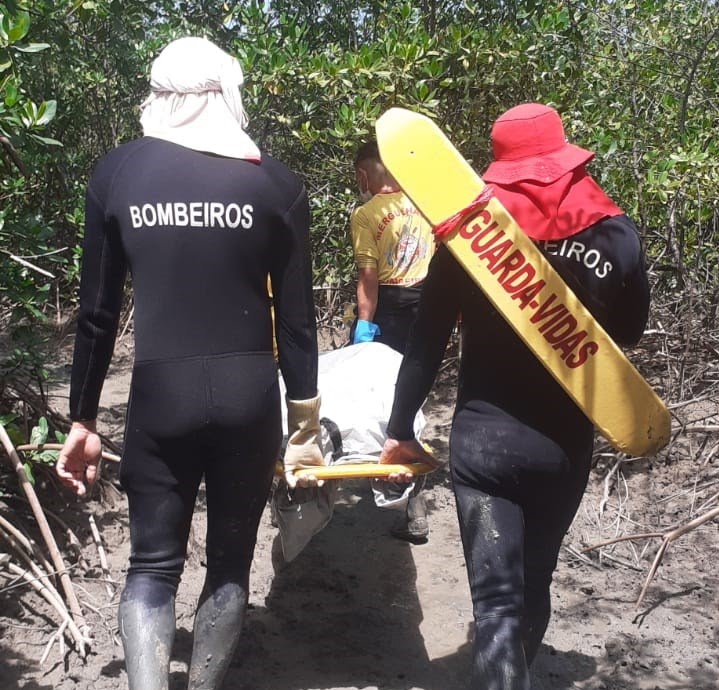Ossada humana é achada em praia na&nbsp;Raposa