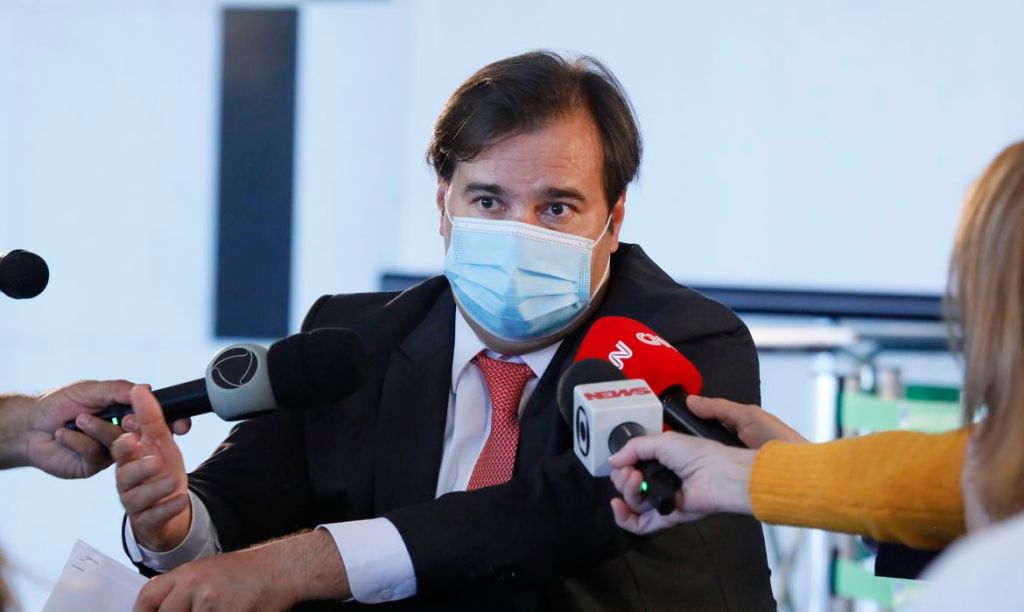 Maia defende debate sobre redução de salário de servidores&nbsp;federais