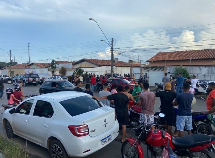 Três pessoas foram feitas de reféns no Parque&nbsp;Universitário.