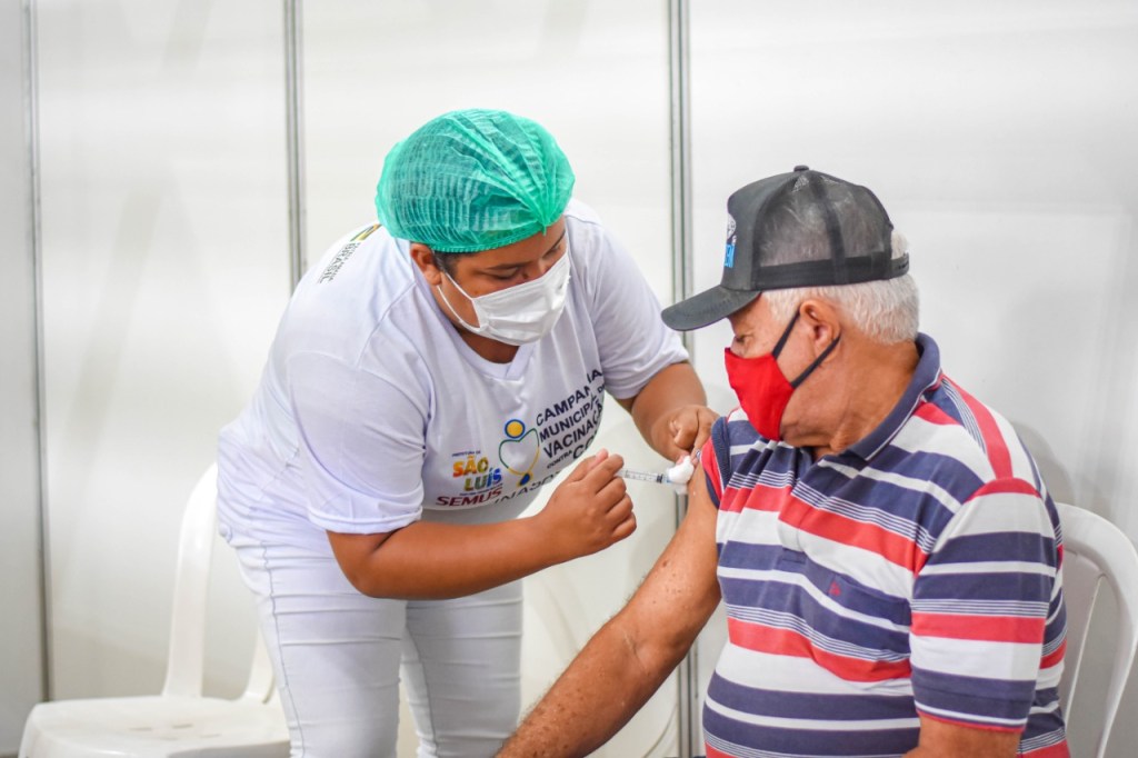 Prefeitura de São Luís segue com a vacinação de idosos de 74 anos contra a Covid-19, neste sábado&nbsp;(20)