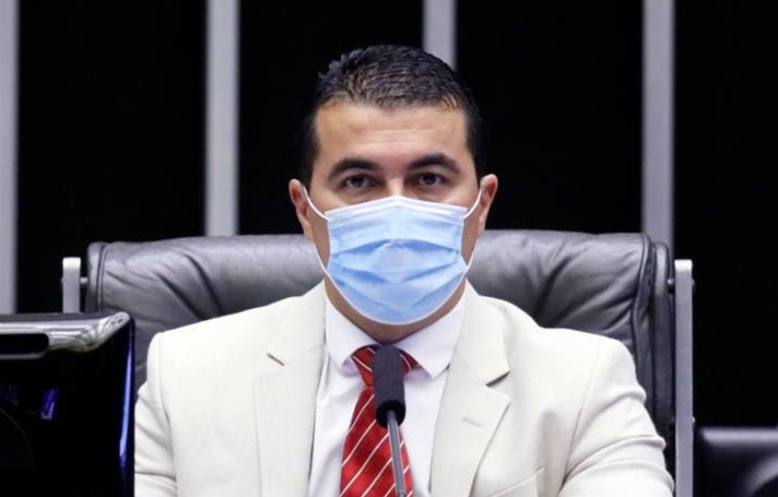 Deputado que avisou Bolsonaro de Covaxin teme ser assassinado; leia&nbsp;entrevista