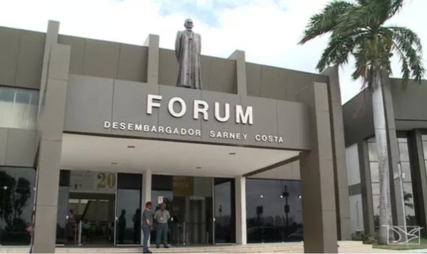 Julgamento de PM e vigilante acusados de matar três jovens é adiado para 22 de&nbsp;fevereiro