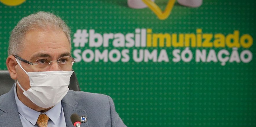 Avião com 1,5 milhão de doses da Janssen chega amanhã, diz&nbsp;ministro