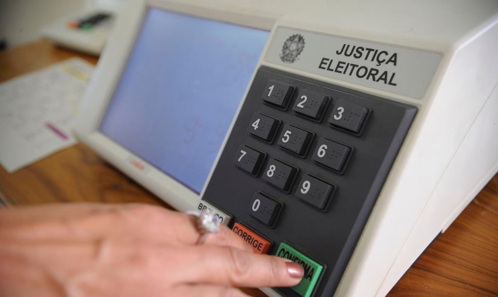 Eleitor já pode pedir autorização para votar em&nbsp;trânsito