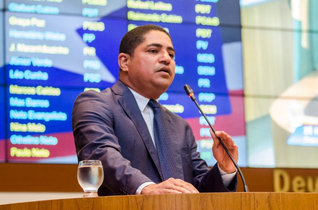 Zé Inácio afirma que “auxilio emergencial é obrigação do Governo Federal, e não do Governador Flavio Dino”