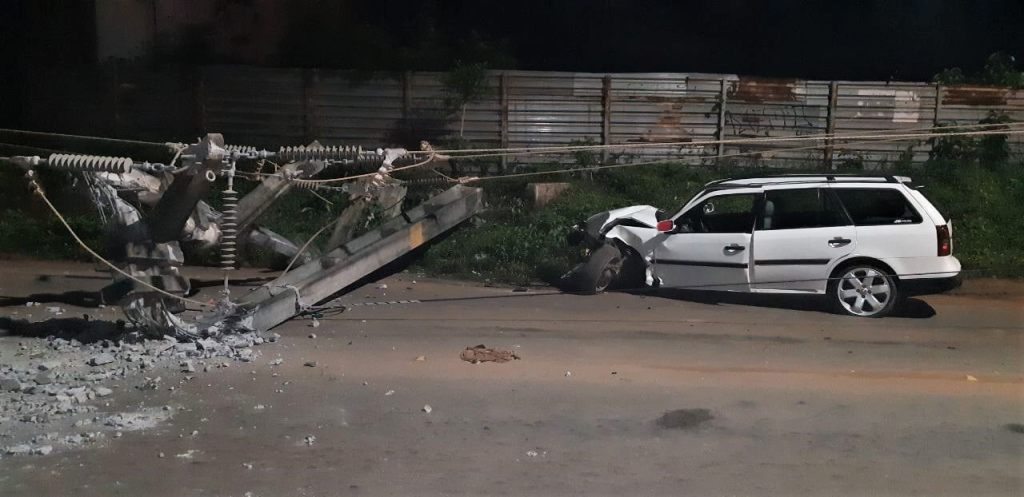 Alerta de Segurança: acidentes de trânsito envolvendo postes da rede elétrica trazem prejuízos à&nbsp;população