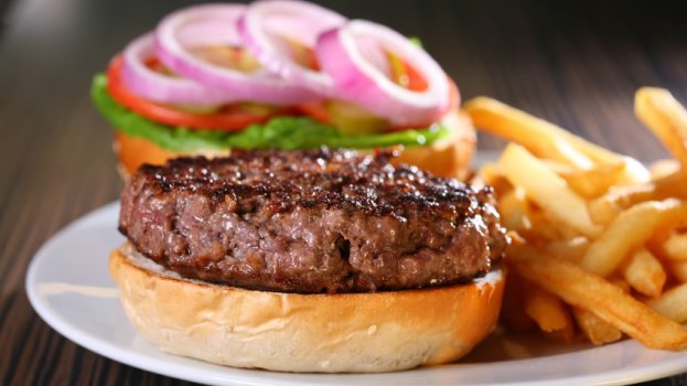 Confira como fazer hambúrguer de carne moída de maneira&nbsp;fácil
