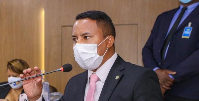 Penha cobra cumprimento de Lei que ampliou horário de venda de crédito nos Terminais da&nbsp;Integração