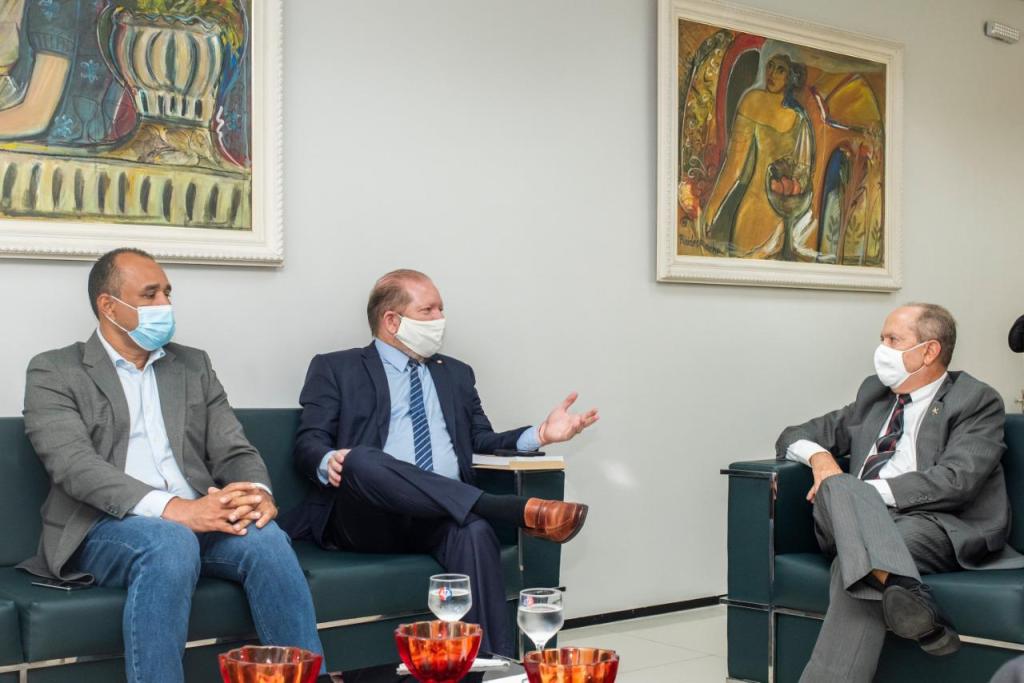 Othelino reforça harmonia entre o Legislativo e o MP em visita ao procurador-geral de&nbsp;Justiça