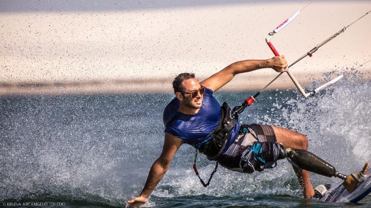 Atleta paralímpico realiza expedição de kitesurf em lugares inexplorados nos&nbsp;Lençóis