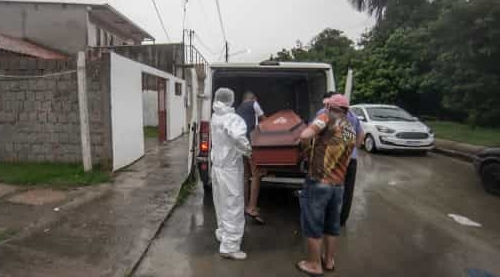 Brasil volta a registrar mais de 2 mil vítimas da covid em&nbsp;24h