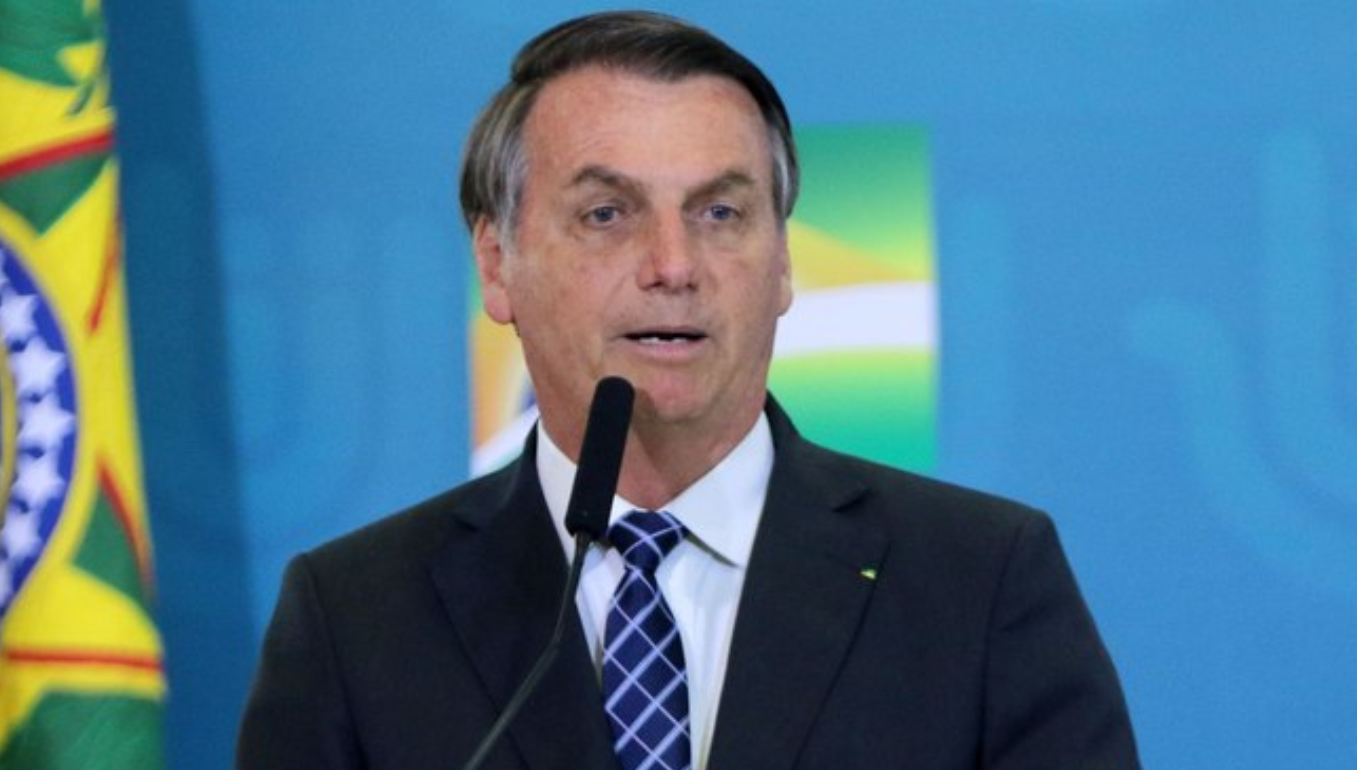 Bolsonaro chama de ‘inaceitável’ uso de arma de choque em homem sem máscara