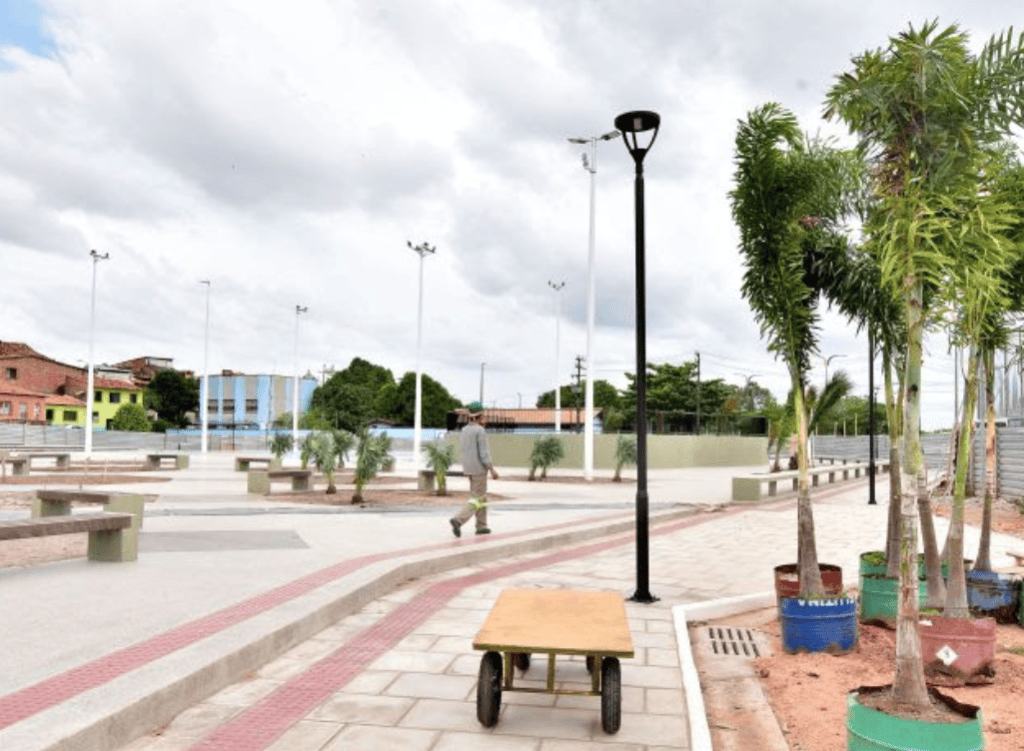 Prefeitura de São Luís executa ações de paisagismo na Praça das&nbsp;Mercês