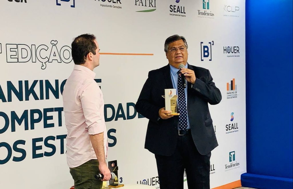 Flávio Dino recebe prêmio de excelência em competitividade dos&nbsp;Estados