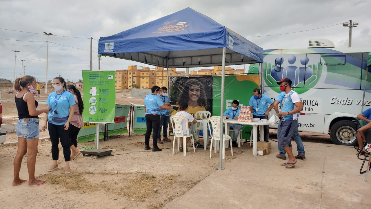 Equatorial Maranhão realiza ação do E+ Reciclagem no Viva da Raposa