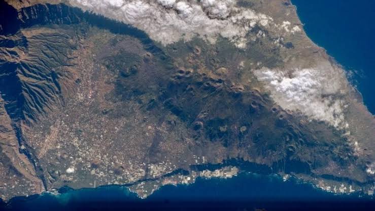 Vulcão espanhol capaz de causar tsunami no Nordeste do Brasil entra em alerta amarelo de&nbsp;erupção