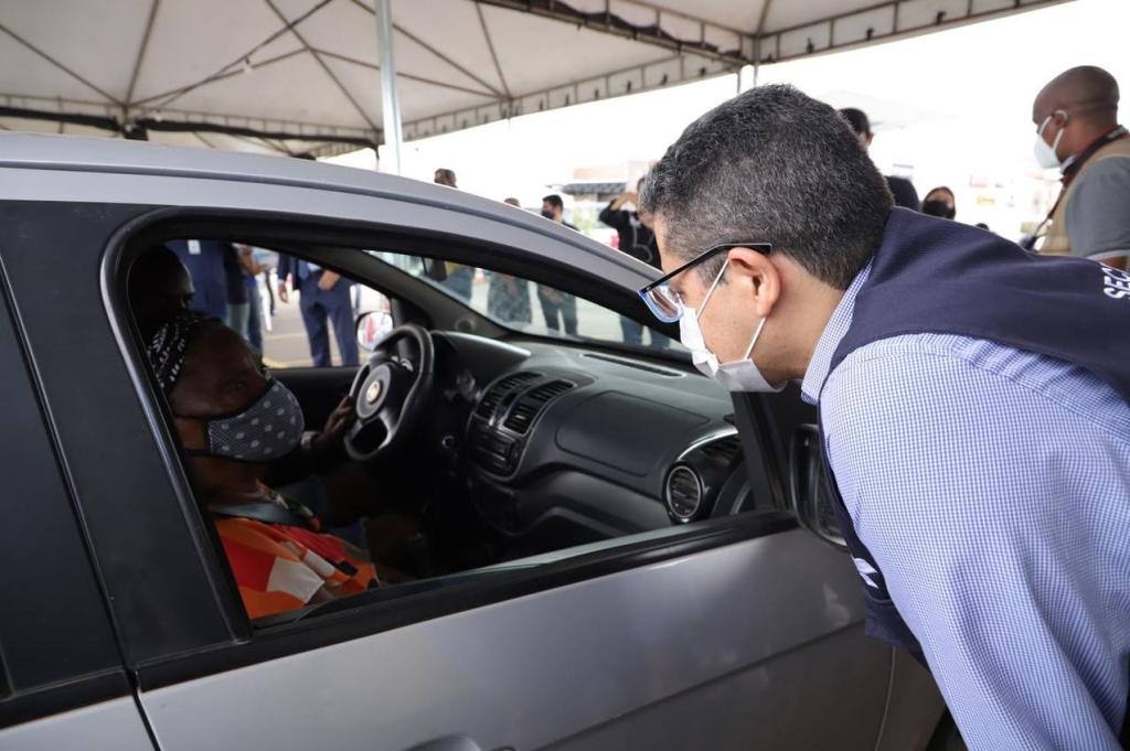 Governo inicia drive-thru de vacinação contra Covid-19 para idosos dos municípios de Paço do Lumiar e&nbsp;Ribamar