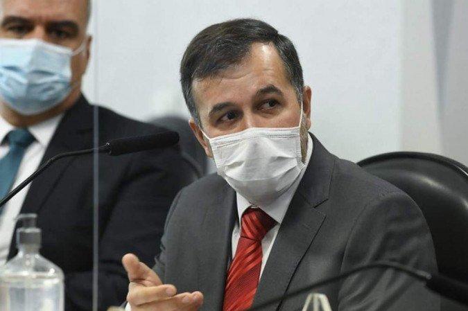 Servidor que produziu relatório falso sobre mortes por covid-19 é suspenso pelo&nbsp;TCU