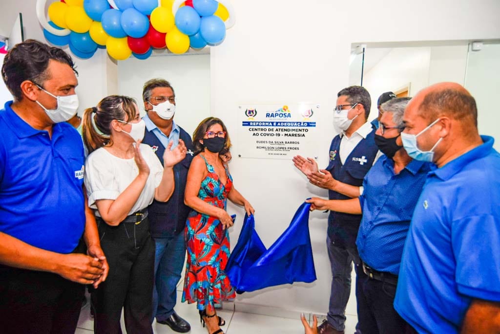 Governador Flávio Dino entrega placa Cidade Vacinada, em&nbsp;Raposa