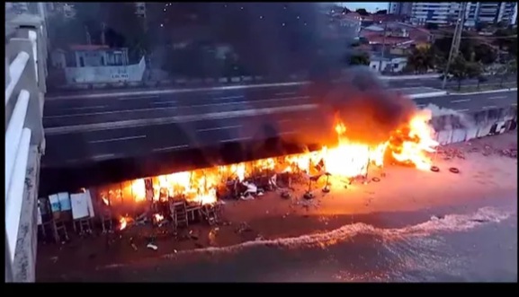 Incêndio atinge casebres  debaixo da Ponte do São&nbsp;Francisco