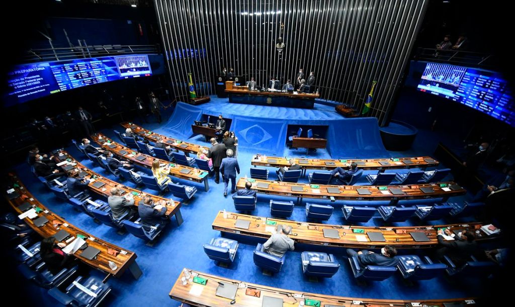 Senado aprova MP que estabelece salário mínimo de R$&nbsp;1.212