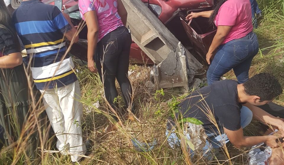 Grave acidente deixa dois feridos após discussão de trânsito em&nbsp;Rosário