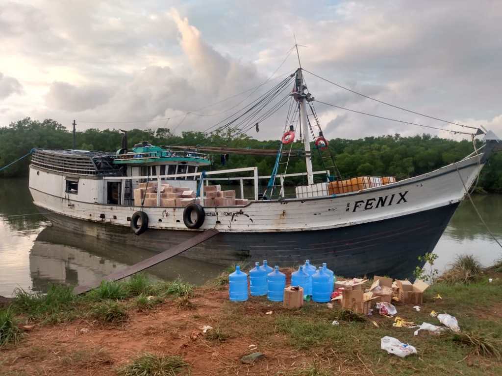 14  pessoas presas em porto de São José de Ribamar com barco cheio de&nbsp;contrabando