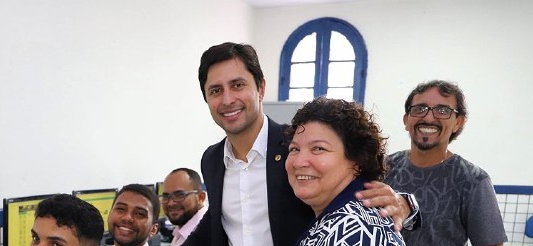 Duarte propõe doação de celulares&nbsp;apreendidos