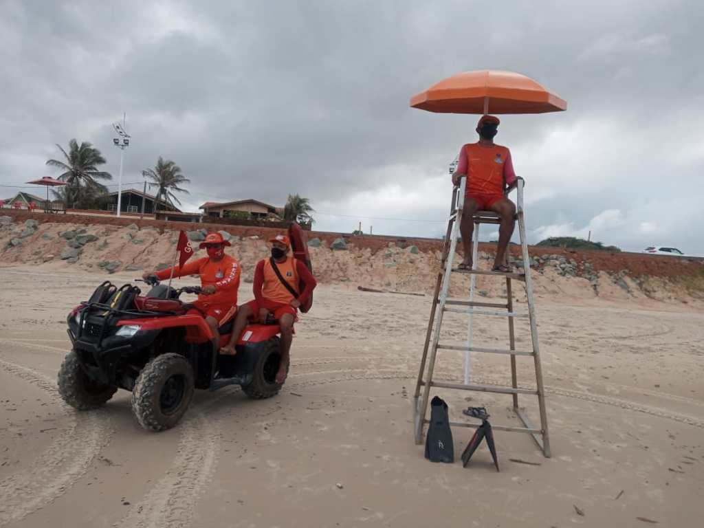 Guarda-Vidas Municipais intensificam patrulhamento nas praias Olho d’Água e Ponta&nbsp;d’Areia