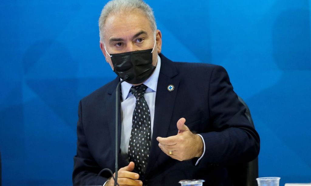 Covid-19: ministro destaca eventos adversos em adolescentes&nbsp;vacinados
