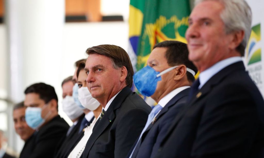 Governo negocia novo auxílio aos informais, afirma&nbsp;Bolsonaro