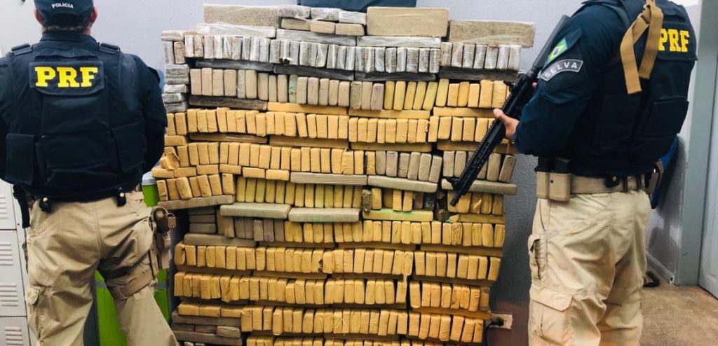 Polícia Rodoviária Federal apreende carga avaliada em meio milhão de&nbsp;reais