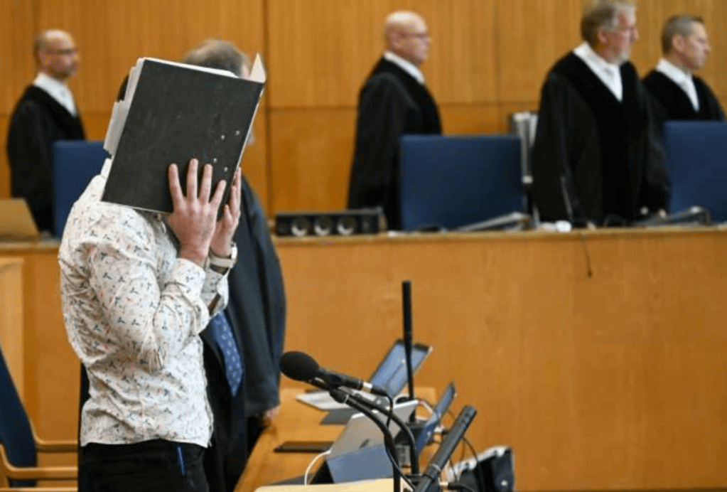 Alemã do (EI) acusada de deixar criança yazidi morrer de sede e recebe dez anos de&nbsp;prisão.