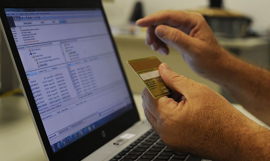 Um em cada 4 brasileiros não tem acesso à internet, mostra&nbsp;pesquisa
